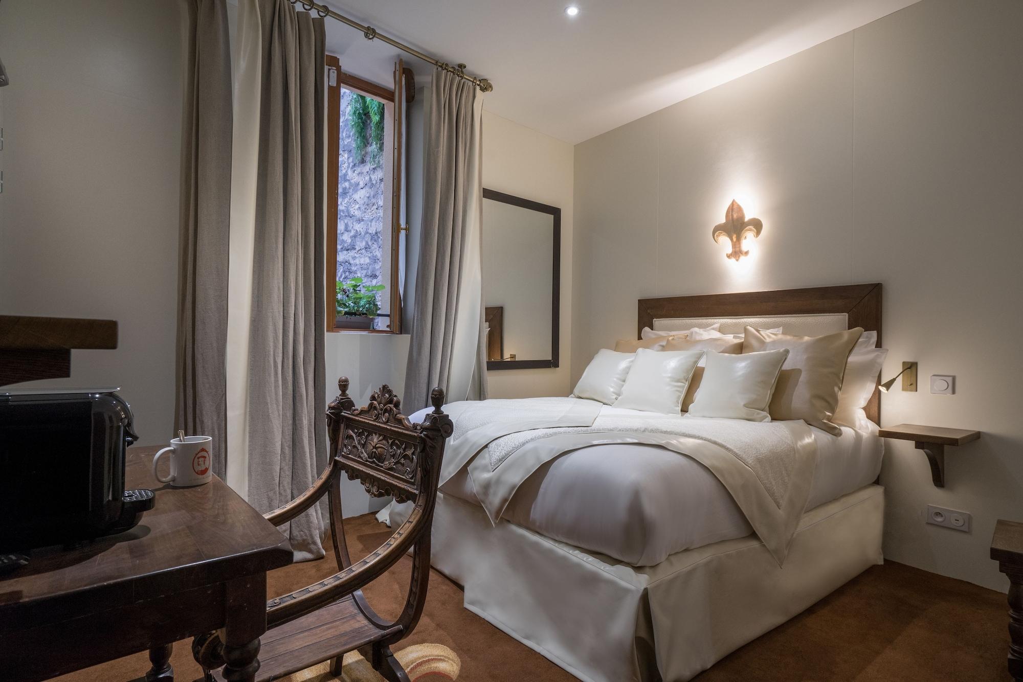 Le Temple De Jeanne Hotel Parijs